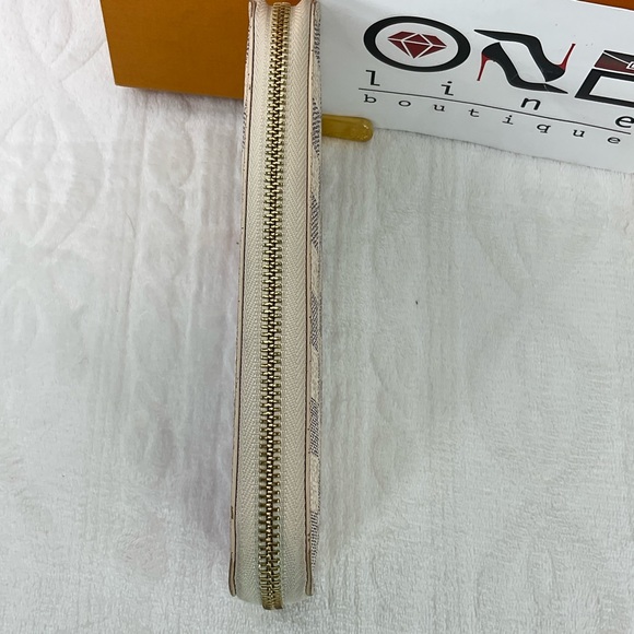 🔥💙LV Voyager Trunk Damier Azur Zippy Wallet 🔥💙 - Picture 8 of 10